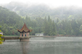 王昌龄《同从弟南斋玩月忆山阴崔少府》全文及鉴赏