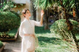 描写人五官的优美句子