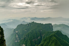 韩愈《次潼关先寄张十二阁老使君》全文及鉴赏