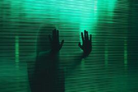 龚琳娜《操刀的鬼》（一人之下5主题曲) 歌词及赏析