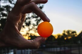 黎明《这里没人叫“喂”》歌词及评论赏析