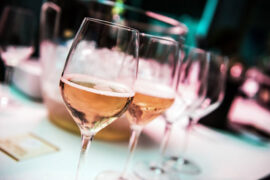 五月天《干杯》歌词及评论赏析