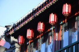 郑润泽《小胡同》歌词表达及评论赏析