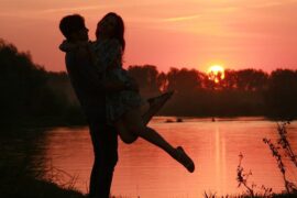 夫妻相濡以沫的句子，句句温暖人心