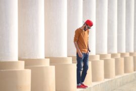 顽童MJ116、张震岳《双手插口袋》歌词及评论赏析