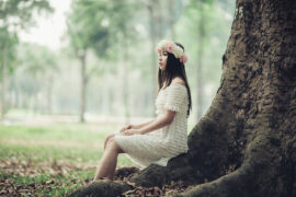 周深、恋恋故人难《不群》歌词表达及评论赏析