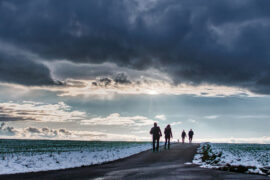 每个人都是一个宇宙，每个人都应该有一个自足的精神世界