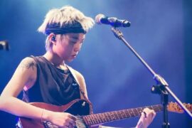 窦靖童《With You》歌词完整版