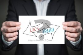 我们可以在好和坏当中妥协，但不能在对与错中苟且