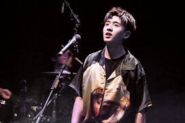 焦迈奇《怎么我睡不着你也不来救我》歌词完整版