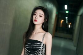 单依纯新歌《你是倒映的微星》歌词