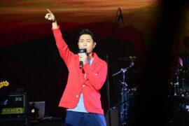 韦礼安《女孩》歌词（长不大的爸爸片头曲）封面图