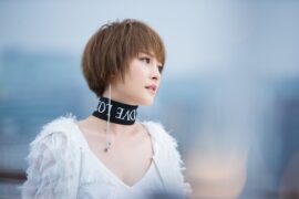 厉娜《一万次心动》歌词完整版