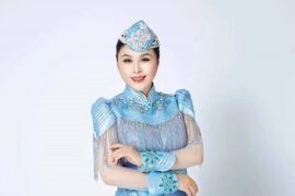 乌兰托娅《草原草原你好美》歌词完整版