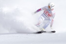 自高自大是贬义词吗？