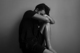 无精打采是贬义词吗？