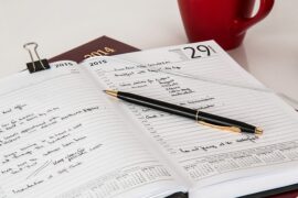 纸上谈兵是贬义词吗？