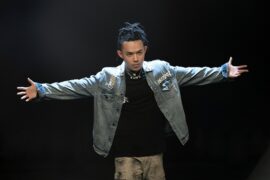 黄旭新歌《不屑》歌词完整版