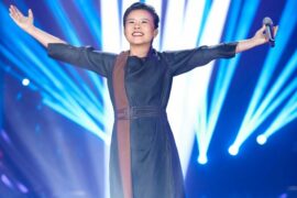 龚琳娜新歌《什么是快乐江湖》（逆水寒推广曲）歌词