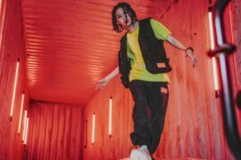 吉克隽逸、Lil Ghost小鬼《两个寂寞》歌词