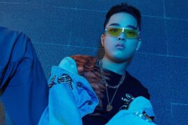 李佳隆《小小明星》歌词完整版