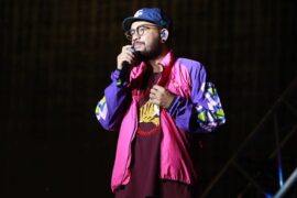 张震岳《小宇，爱我别走》歌词（声生不息Live版)