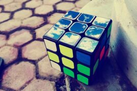 Milie《魔方》歌词完整版