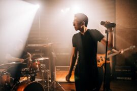 陈雪燃《Bluish Light》歌词完整版