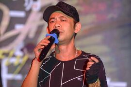 我们的天空粤语歌词谐音