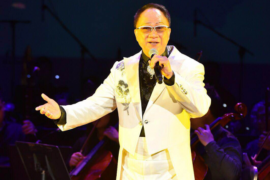 再向虎山行粤语谐音歌词