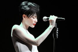 爱与痛的边缘粤语谐音全部翻译