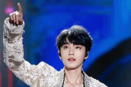 王俊凯《回望》歌词完整版