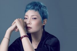 魏佳艺《掌心之中》歌词