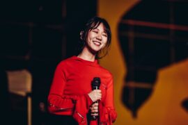 谢春花《不温柔又如何》歌词