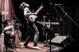 A公馆《这个时代的爱》歌词