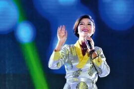 降央卓玛《呼伦贝尔大草原》歌词