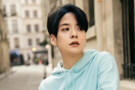 刘逸云、刘恋、李雪琴《重生》歌词 (《鹦鹉杀》电影主题曲)