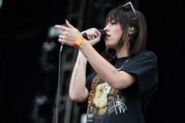 Sasha Alex Sloan《Dancing With Your Ghost》歌词