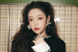 希林娜依高《等风吹来》歌词