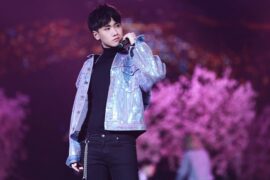 汪苏泷《苦笑》歌词