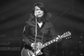 伍佰《晚风》歌词