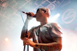 扭曲机器《没人给你面子》歌词