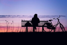 王富贵《少不更事》歌词