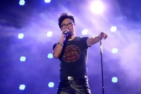 汪峰《美丽世界的孤儿》歌词