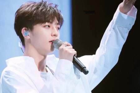 陈立农《为我停留》歌词