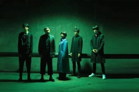 康士坦的变化球《搁浅的人》歌词