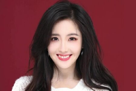 王艺瑾《下雨和想你是一件事情》歌词