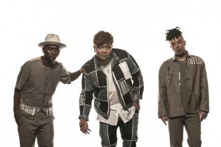 南征北战NZBZ《生来倔强》歌词