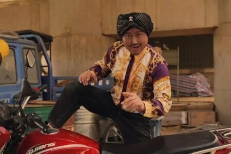 豪哥哥《看我的摩托》歌词(改编版)