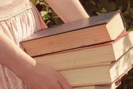 “天生我材必有用，老师儿子会打洞”的幽默句子